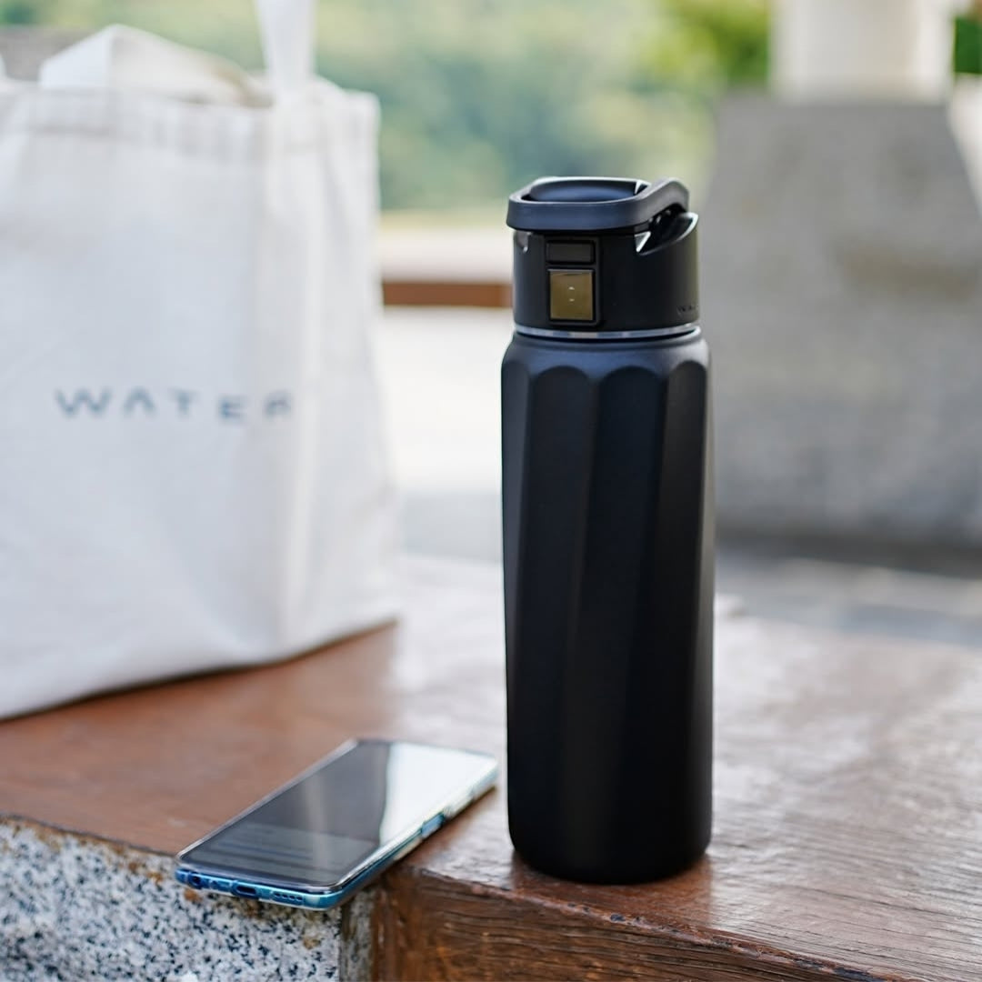 WaterH Boost Akıllı Termos - Hidrasyon Takibi Yapan, Yalıtımlı 0.95 L Akıllı Su Şişesi - Siyah
